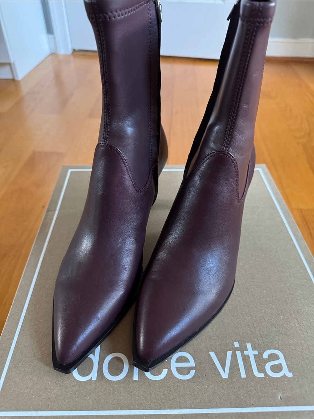 Dolce vita Arya kitten heel boots wine